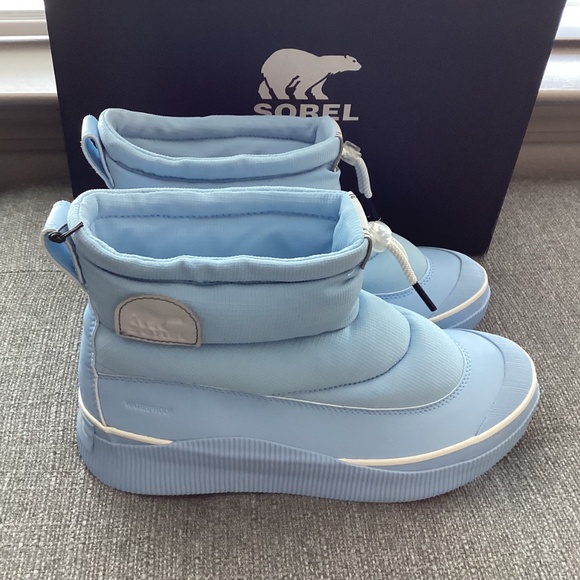 SOREL Out N About IV Puffy Lace-Up Waterproof Boot (Women) 8M - Picture 2 of 11